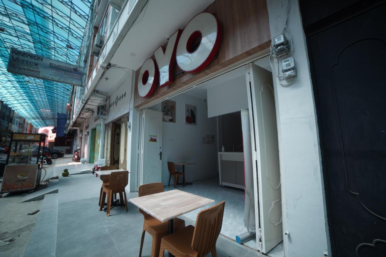 Oyo 90830 Multatuli Guest House Medan Eksteriør billede