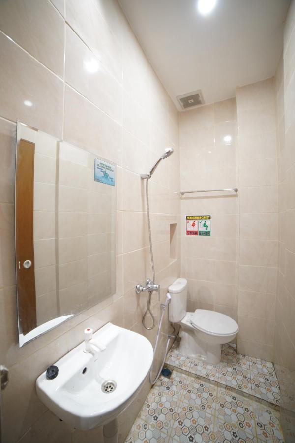 Oyo 90830 Multatuli Guest House Medan Eksteriør billede