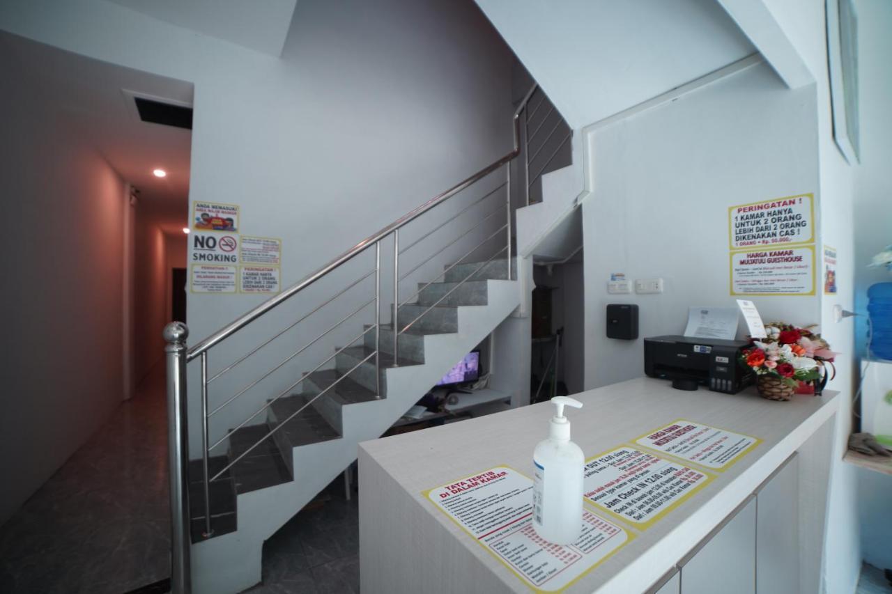 Oyo 90830 Multatuli Guest House Medan Eksteriør billede
