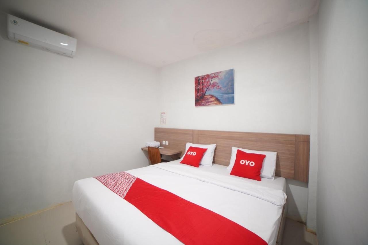Oyo 90830 Multatuli Guest House Medan Eksteriør billede