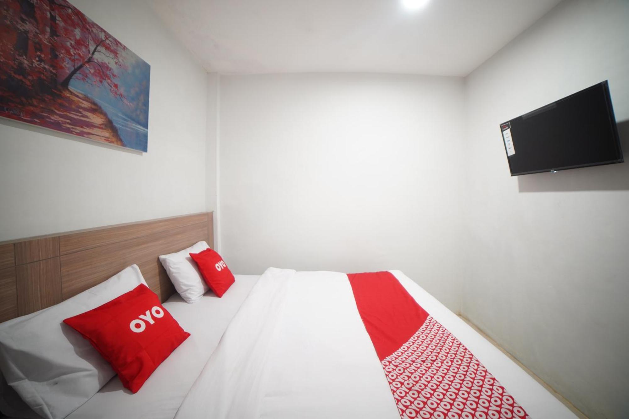 Oyo 90830 Multatuli Guest House Medan Eksteriør billede